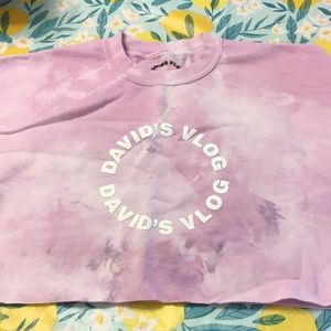 David’s Vlog cropped long sleeve sweatshirt.